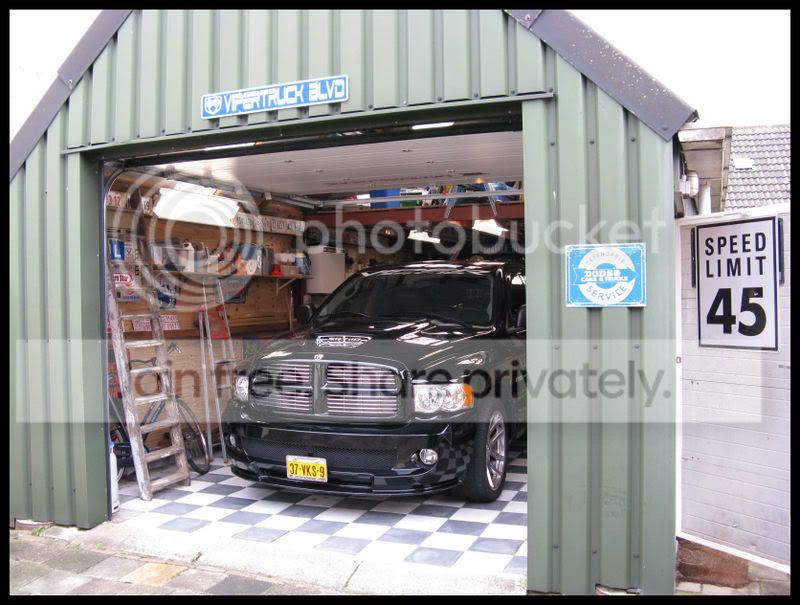 garage1.jpg