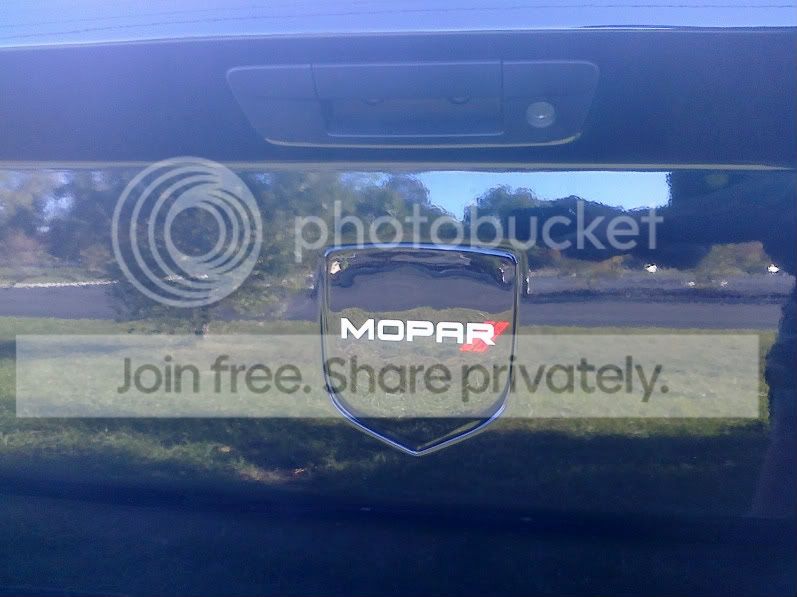 moparbadge2.jpg