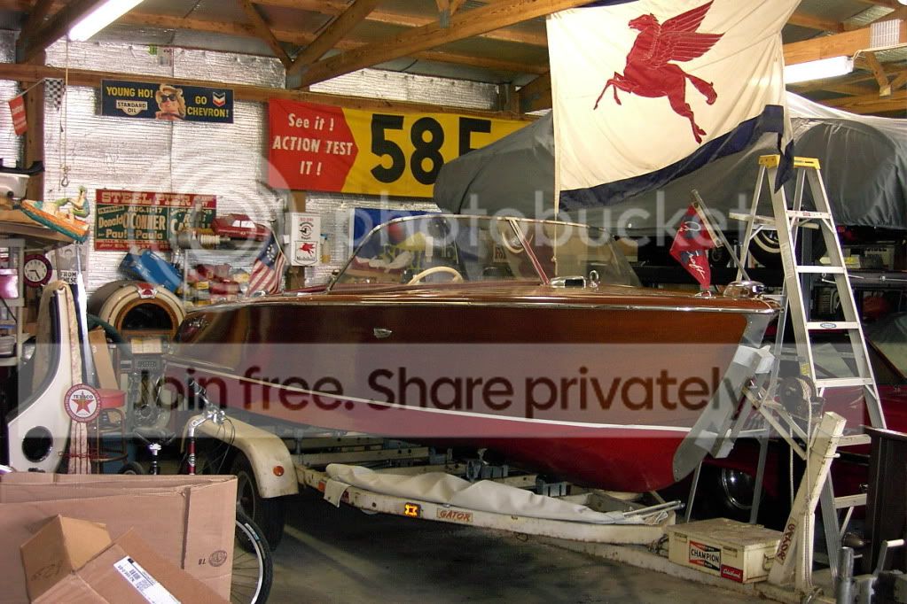chriscraft196119021.jpg
