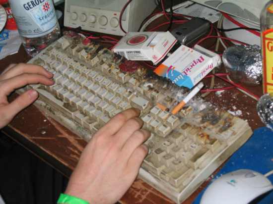 keyboard-ashtray.jpg