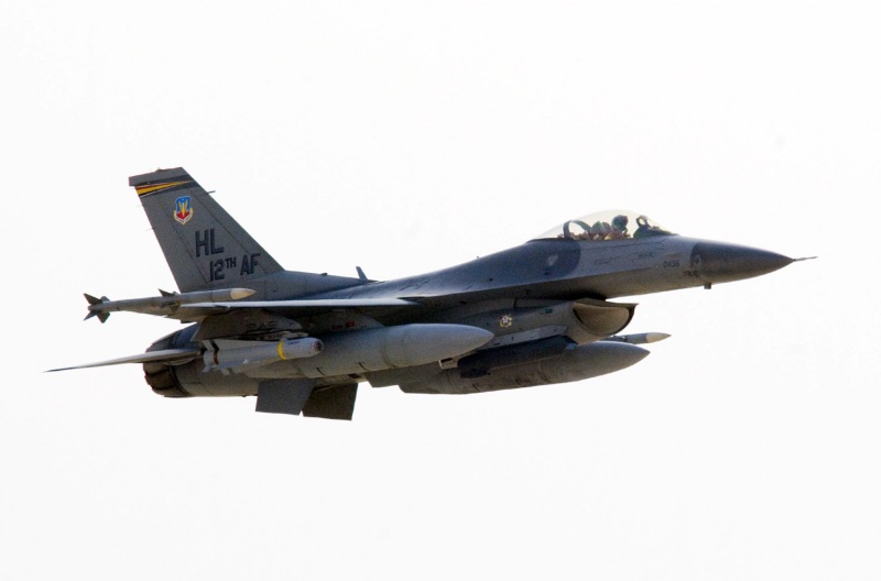 f-16_071107-f-3071n-196.jpg